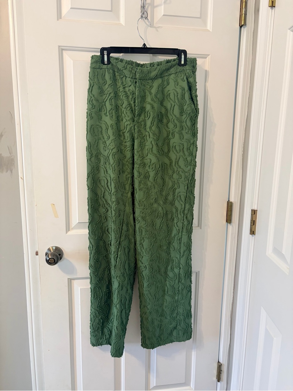High-Rise Textured Wide-Leg Pants in Olive Green